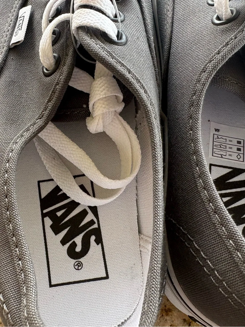NWT Vans men’s 3.5/ women’s 5 Authentic Canvas Sneakers - Charcoal Gray